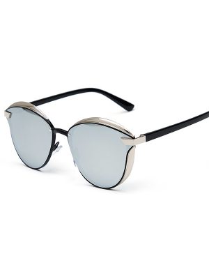 Women’s fashionable large frame sunglasses